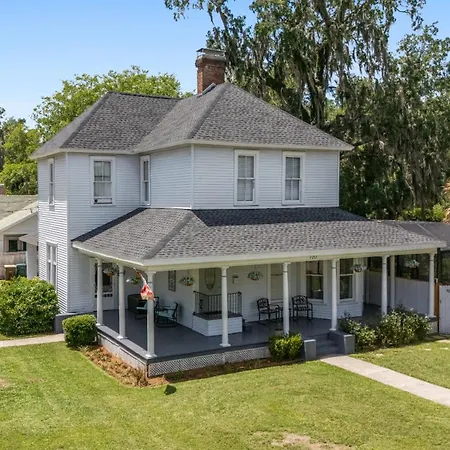 Martin A -Private Historic District Apt With Pool-Suite A
